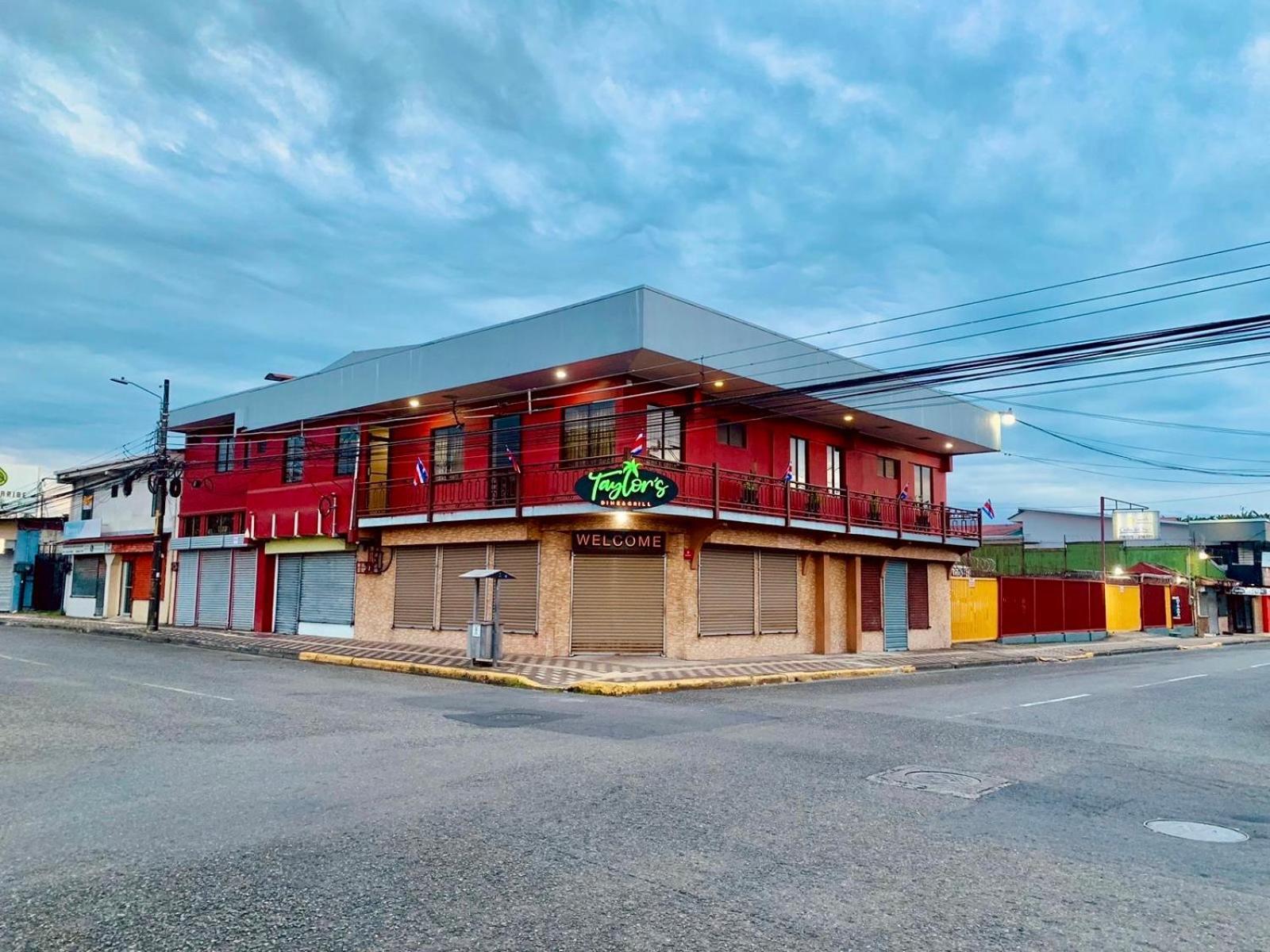 Hotel Costa Del Sol Puerto Limon Exterior photo